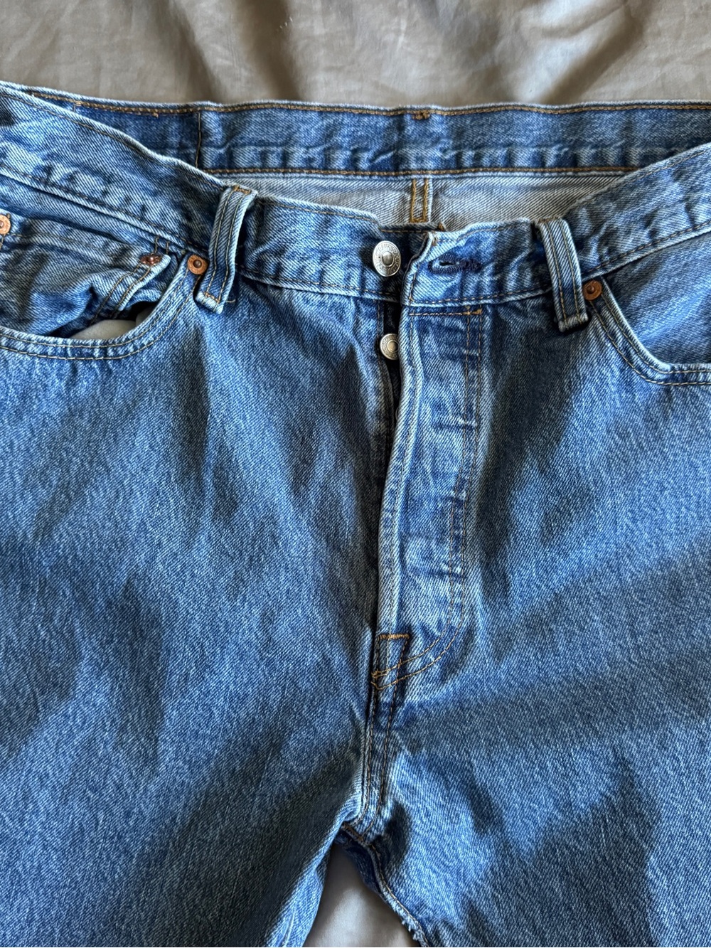 Levi's Men's Light Blue Relaxed Fit Jeans